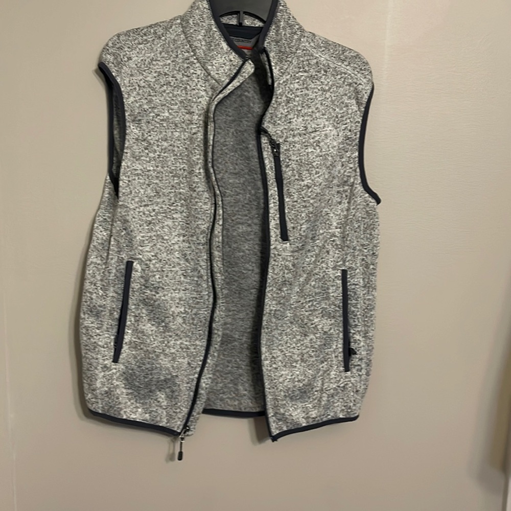 Athletic vest